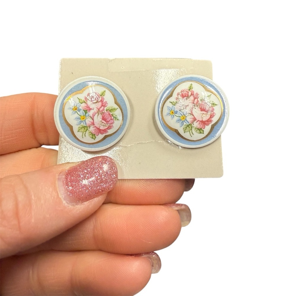 Avon “Porcelain Bouquet” Pink and Blue Accents clip earrings NIB vintage 1989